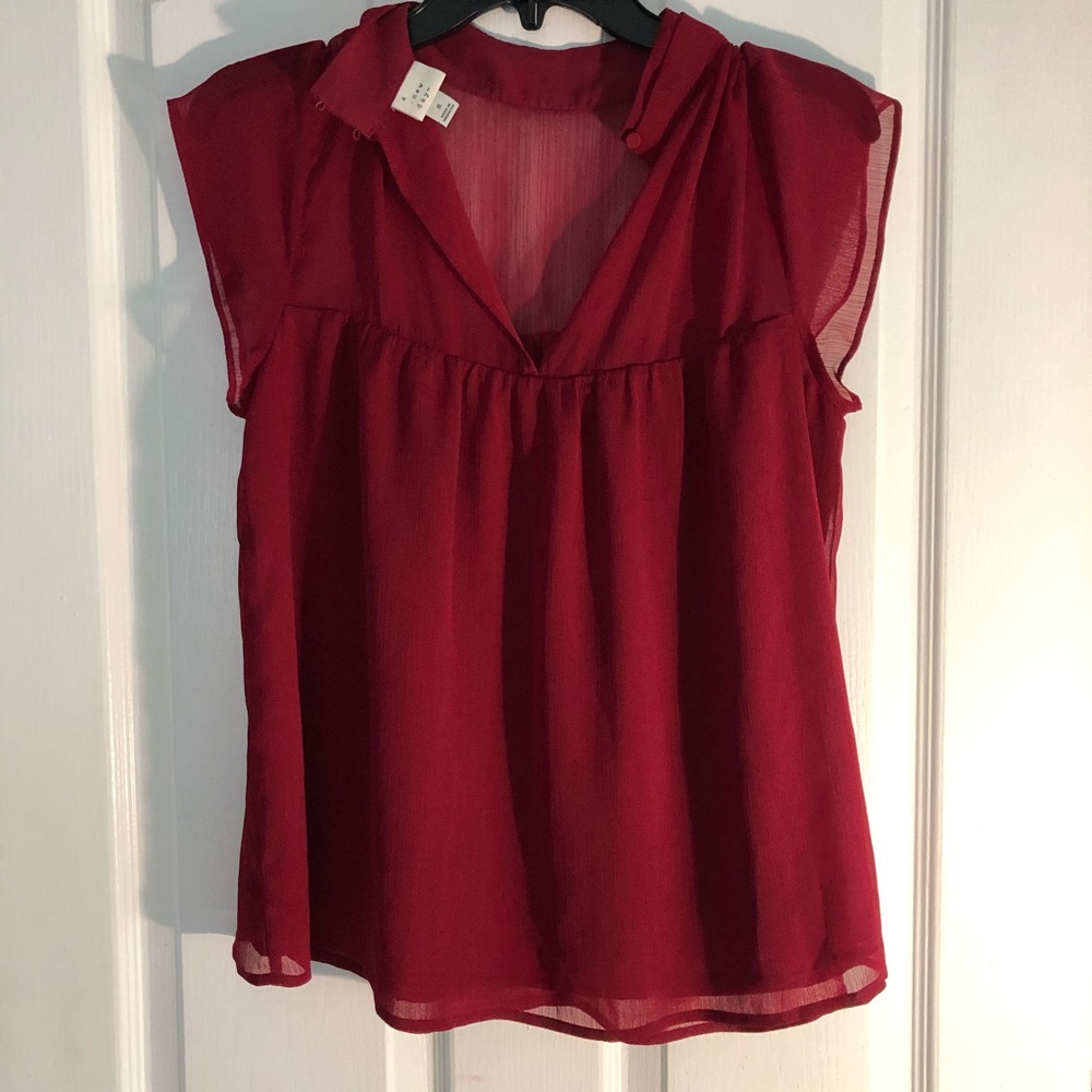New day sheer red lined top nwot size small